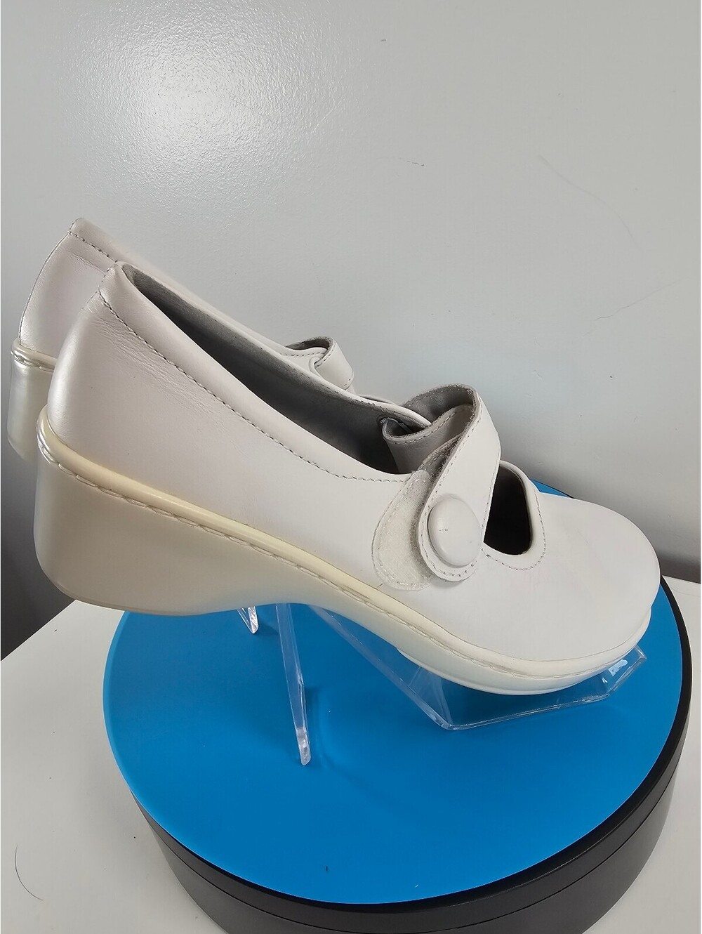 Klogs Footwear Women's White Mary Jane Comfort Shoes - Picture 7 of 10